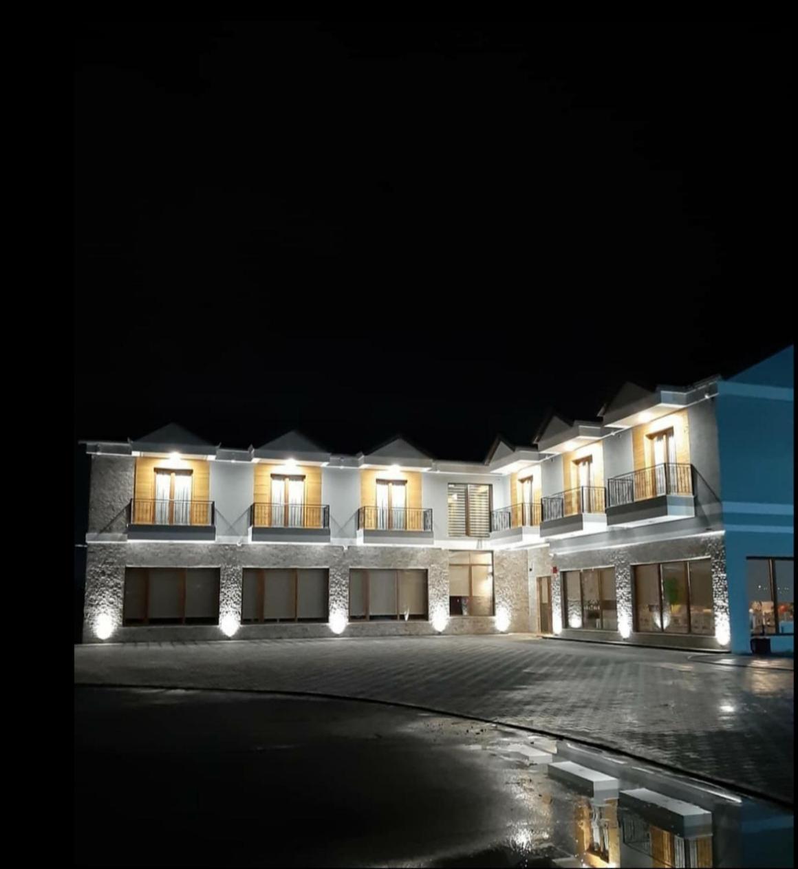 House Of Horses Shtepia E Kuajve Korce Exterior foto